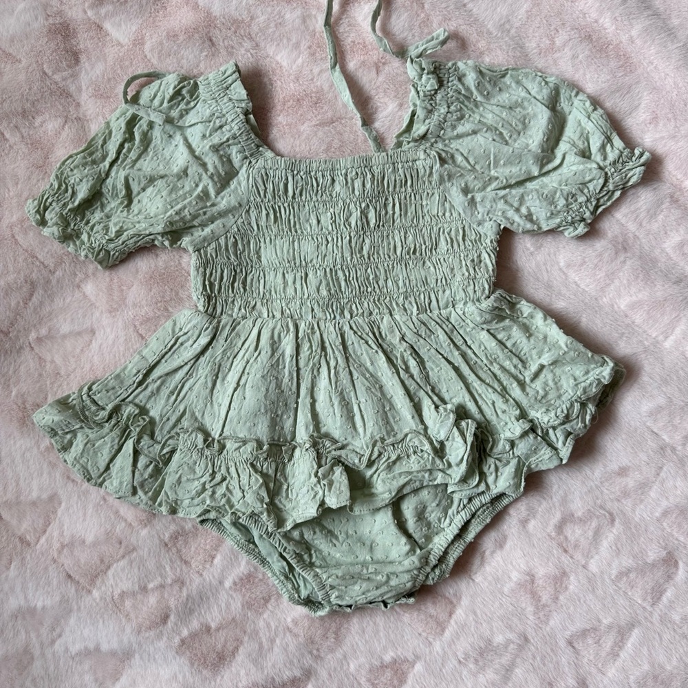 Arabella & Rose romper size 2